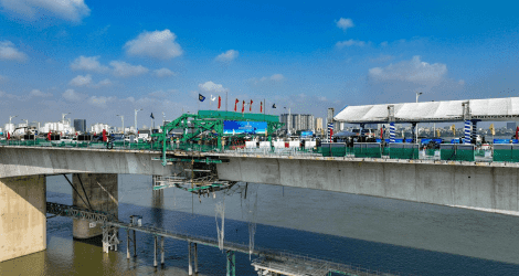 Cầu Vĩnh Tuy 2 hoàn thành khối hợp long cuối cùng, chuẩn bị thông xe vào tháng 9/2023