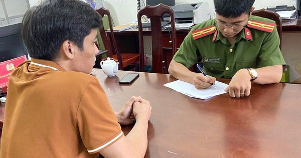 Ký chuyển nhượng đất giá “ảo”, nguyên chủ tịch thị trấn bị khởi tố