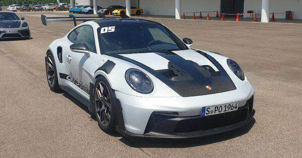 ‘Ngắm tận mắt, sờ tận tay’ xe sang thể thao Porsche 911 GT3 RS 2023
