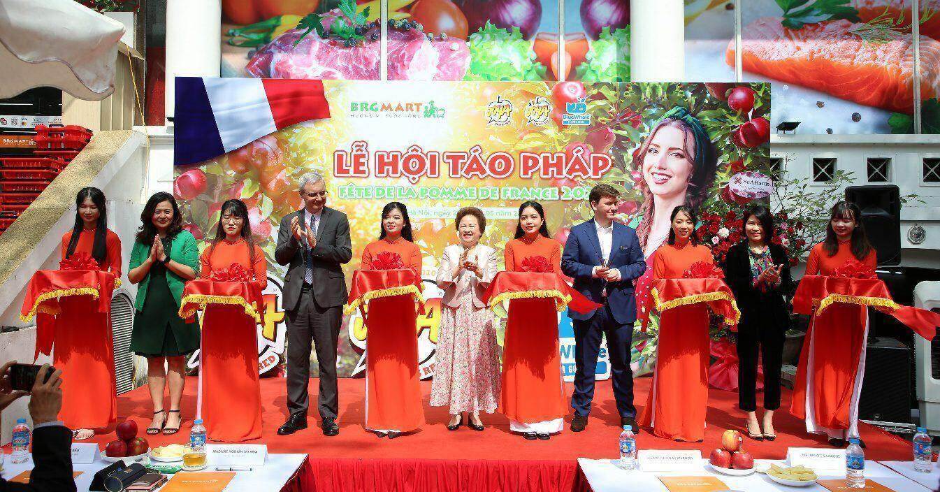 Rộn ràng mua sắm tại “Lễ hội táo Pháp 2023” 5 Rộn ràng mua sắm tại “Lễ hội táo Pháp 2023”