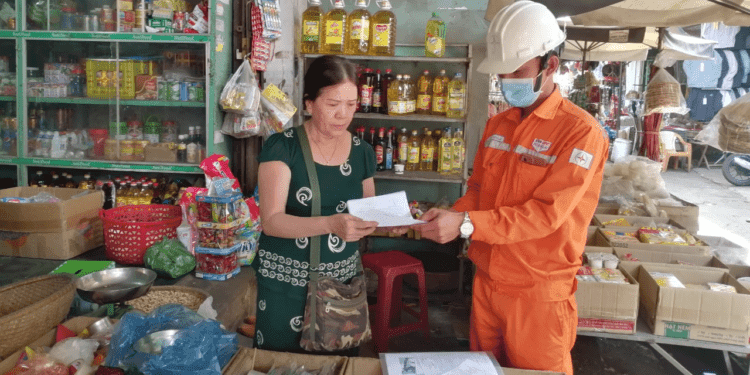 Tăng cường tuyên truyền đến khách hàng sử dụng điện tiết kiệm, an toàn, hiệu quả mùa khô và năm 2023 1 Tăng cường tuyên truyền đến khách hàng sử dụng điện tiết kiệm, an toàn, hiệu quả mùa khô và năm 2023