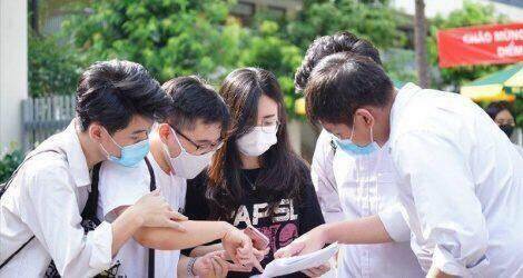 Thí sinh cần đăng ký xét tuyển đại học sớm đề phòng gặp rủi ro