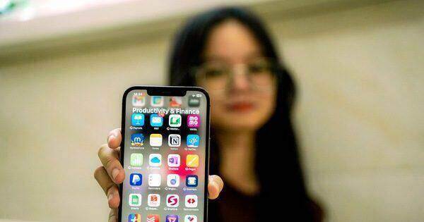Thời ăn app, ngủ app, yêu cũng app