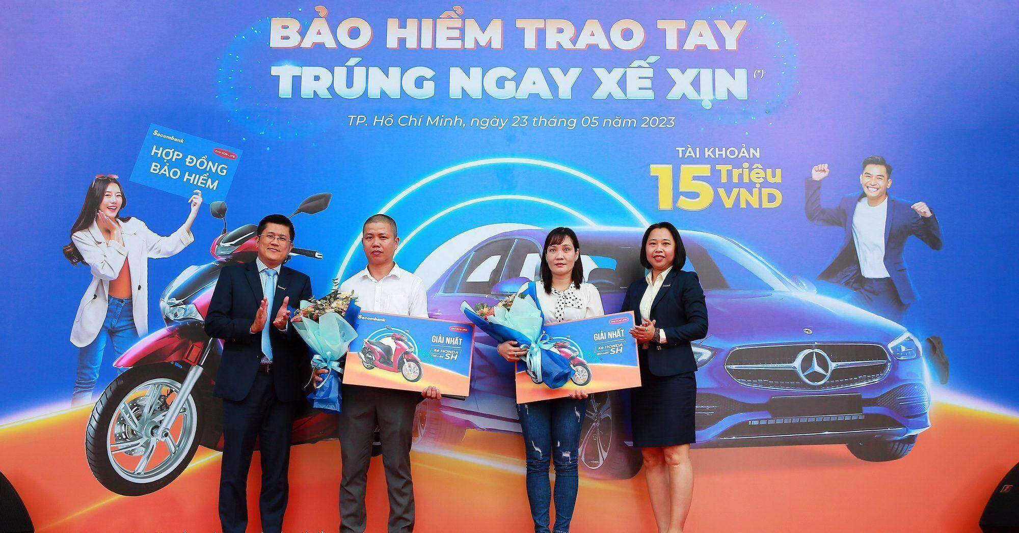 Trao thưởng xe Mercedes cho khách hàng tham gia bảo hiểm tại Sacombank
