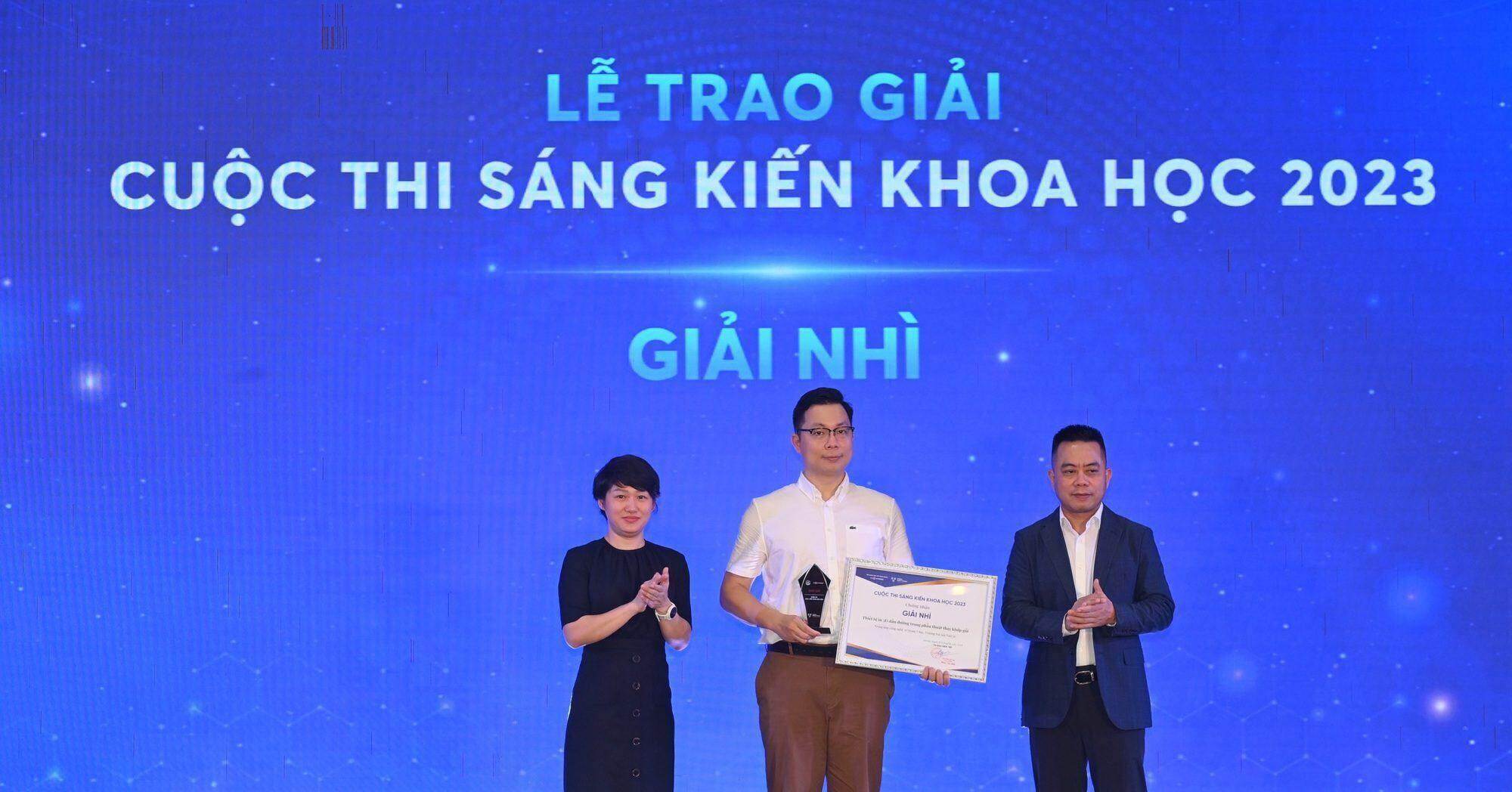 VinUni giành giải Nhì Cuộc Thi Sáng kiến Khoa học 2023