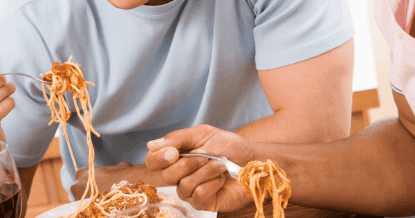 Tại sao người ăn ít vẫn tăng cân, ăn nhiều chẳng mập?