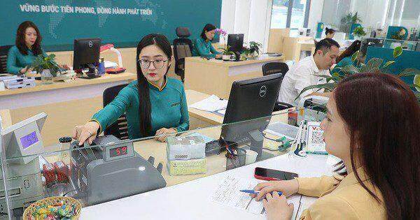 Nhiều “ông lớn” ngân hàng rục rịch bán vốn cho nước ngoài