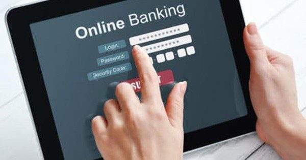 Cẩn thận mất tiền khi truy cập vào tài khoản ngân hàng trên App quản lý chi tiêu