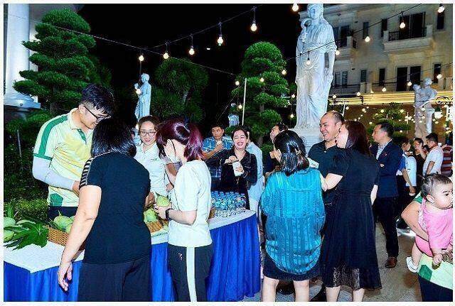 Five Star Eco City thu hút khách tham quan với tuyến phố đêm sôi động