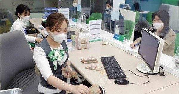 Xóa nghịch lý người thiếu tiền và tiền chờ người…