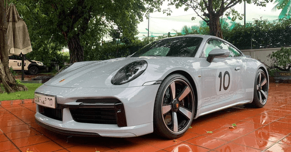 Cận cảnh Porsche 911 Sport Classis 'số sàn', giá 20 tỉ đồng tại Việt Nam