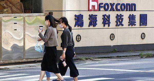Foxconn ráo riết tuyển dụng công nhân sản xuất iPhone 15