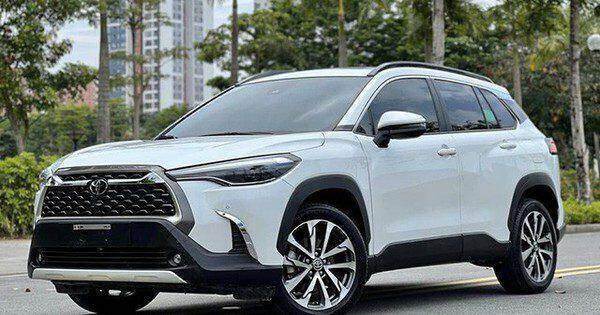 Toyota Corolla Cross 2020 giá gần 800 triệu đồng có đắt?