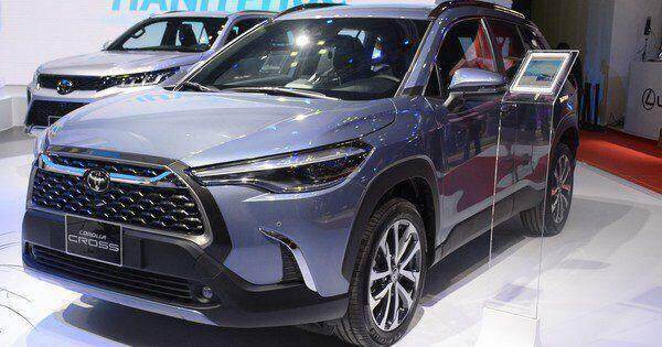 Toyota Corolla Cross đòi lại vị thế trước VinFast VF e34