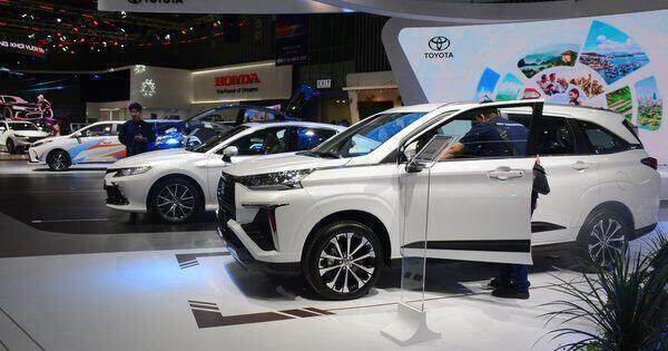 Toyota bám sát Hyundai, Ford vượt Kia trong cuộc đua doanh số tại Việt Nam