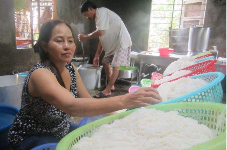 Nỏ lo bún ế chợ Sòng
