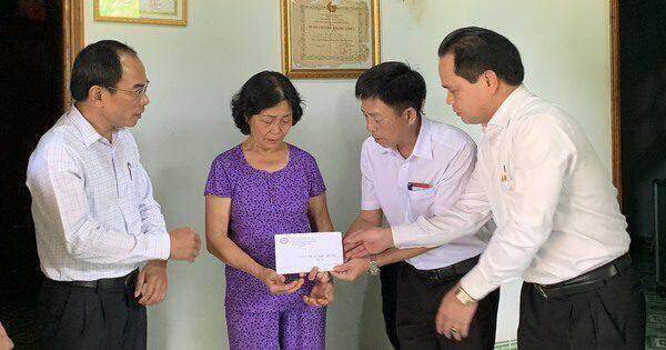 Agribank Đắk Lắk hỗ trợ, chia sẻ với gia đình các nạn nhân vụ khủng bố tại Cư Kuin