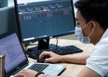 Doanh nghiệp bị xử phạt gần 2 tỉ đồng do vi phạm giao dịch cổ phiếu