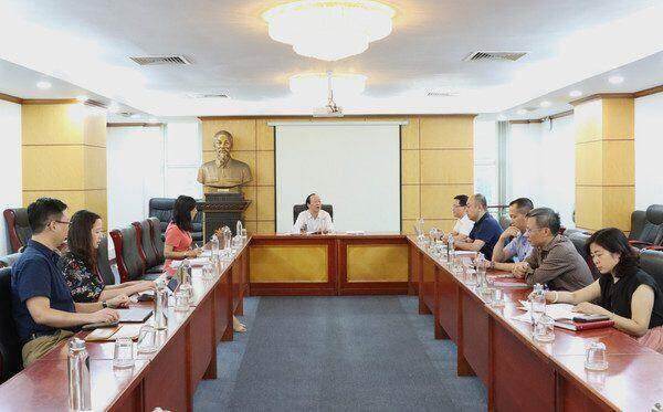 Hoàn thiện quy định về ủy quyền cấp giấy phép môi trường