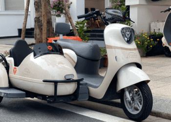 Xe điện 3 bánh Yadea kiểu 'sidecar' đầu tiên về Việt Nam