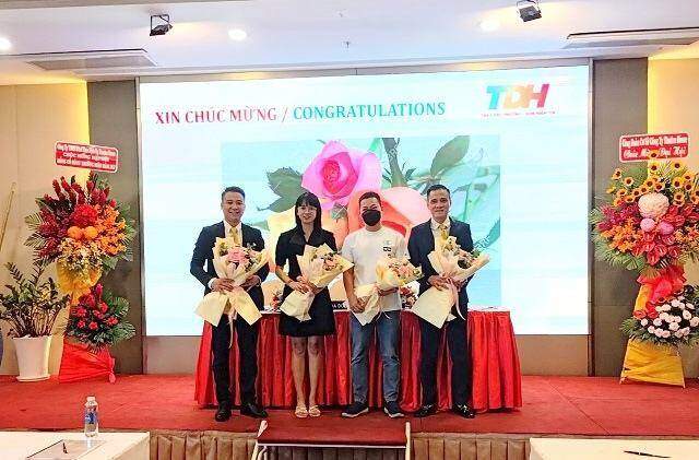 ĐHĐCĐ TDH lần 2: Một cổ đông "lạ" cùng nữ luật sư sinh năm 1996 vào HĐQT