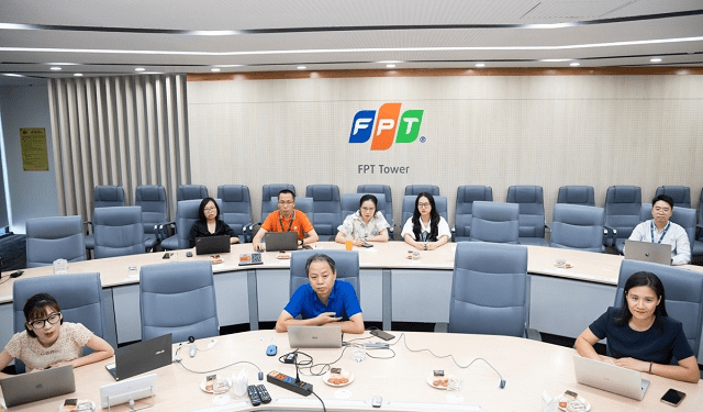 FPT “khoe” lãi trước thuế trên 5 ngàn tỷ đồng sau 7 tháng FPT “khoe” lãi trước thuế trên 5 ngàn tỷ đồng sau 7 tháng