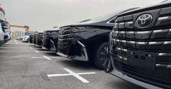Lô xe Toyota Alphard 2024 đầu tiên về Việt Nam