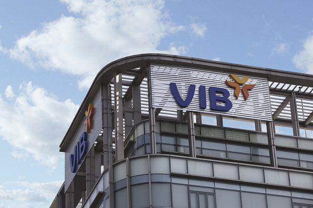 Tăng thu nợ đã xử lý, VIB tăng 12% lãi trước thuế 6 tháng