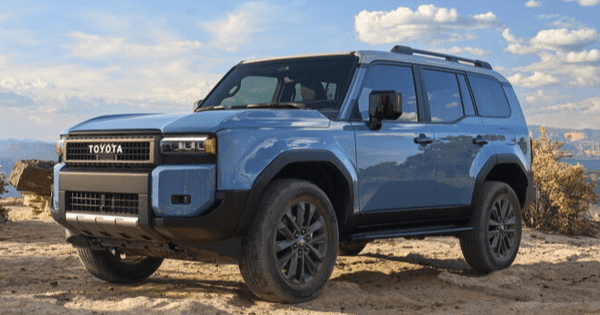 Toyota Land Cruiser Prado 2024 giá hơn 1,2 đồng, 'đe dọa' Land Rover Defender