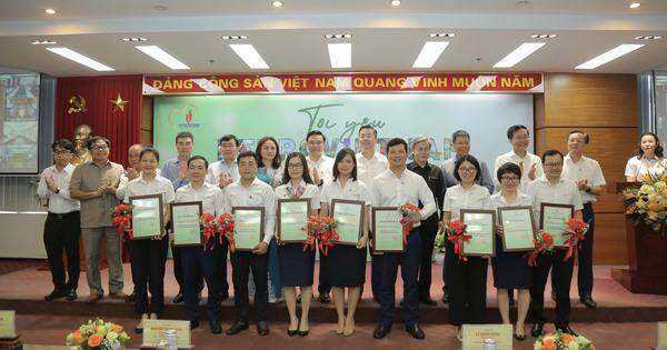 Trao giải cuộc thi online “Tôi yêu Petrovietnam”