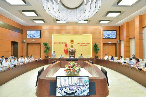 Ủy ban Thường vụ Quốc hội cho ý kiến về dự án Luật Đất đai (sửa đổi)