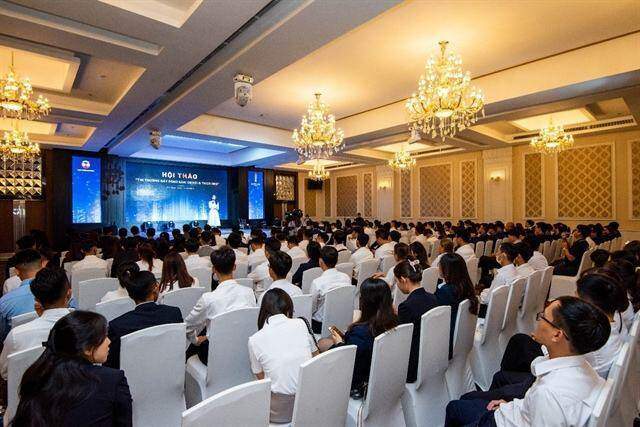 Vạn Xuân Group tổ chức hội thảo và vinh danh “The Best Salesman”
