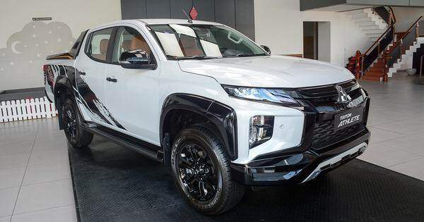 Xe bán tải nhập khẩu đua giảm giá, 'đấu' Ford Ranger