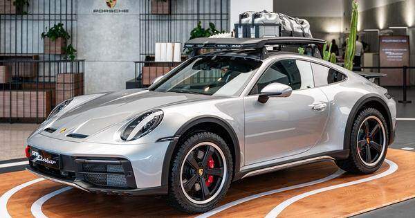 'Xe hiếm' Porsche 911 Dakar đầu tiên về Việt Nam giá 16 tỉ đồng, đã có chủ