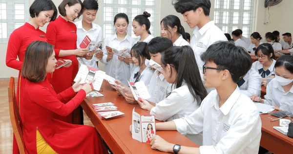 Agribank dành 1,833 tỷ đồng tặng Tân sinh viên 2023