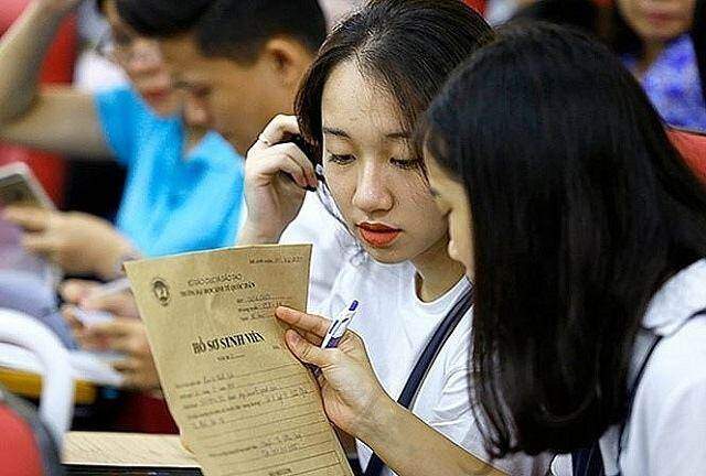 Quyền lựa chọn của tân sinh viên phải được tôn trọng