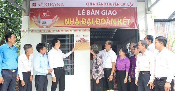 Agribank bàn giao 16 nhà Đại đoàn kết tại huyện Cai Lậy, tỉnh Tiền Giang 1 Agribank bàn giao 16 nhà Đại đoàn kết tại huyện Cai Lậy, tỉnh Tiền Giang