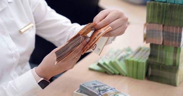Giá USD hôm nay 1.9.2023: Ngân hàng giảm mạnh
