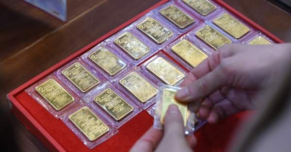 Trong nước giữ ở mức cao, thế giới sụt giảm