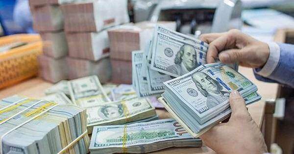 Lãi suất huy động giảm về đáy lịch sử, tỷ giá lên cao nhất 9 tháng