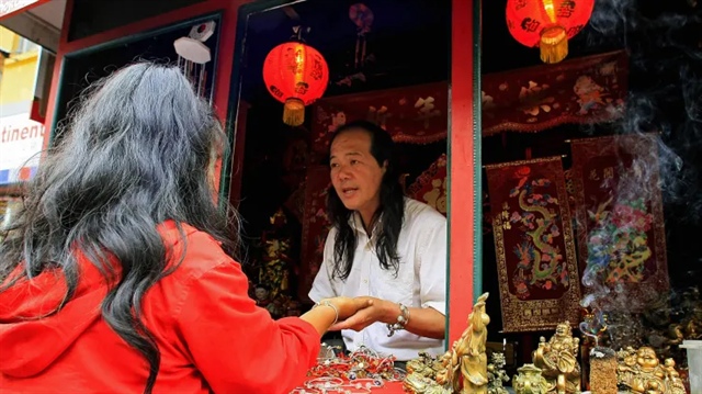 Kinh doanh “hệ tâm linh” hốt bạc tại Singapore