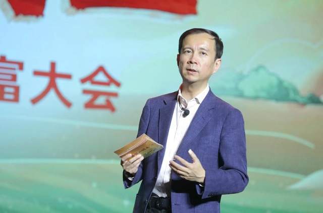 Ông Danial Zhang bất ngờ rời ghế nóng mảng điện toán đám mây của Alibaba