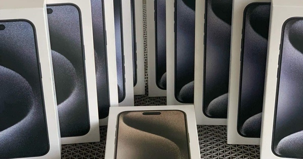 Chủ cửa hàng nói gì trước tin đồn iPhone 15 đội giá hàng triệu đồng do khan hàng?