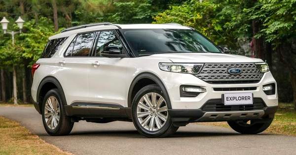 Triệu hồi gần 1.000 xe Ford Explorer tại Việt Nam do lỗi phần mềm camera lùi
