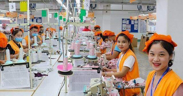 Nhóm ngành nào có mức thưởng Tết cao nhất tại TPHCM?