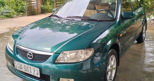 70 triệu cho Mazda 323, đối thủ một thời của Toyota Corolla Altis