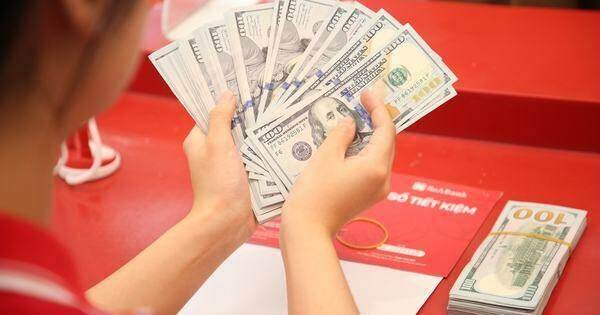 Giá USD hôm nay 27.12.2023: Đồng loạt tăng cao