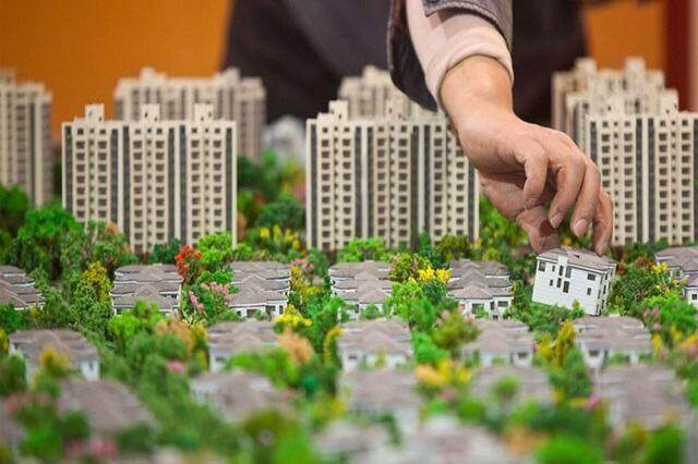 Việt Nam có bao nhiêu dự án nhà ở thương mại được cấp phép mới trong năm 2023?