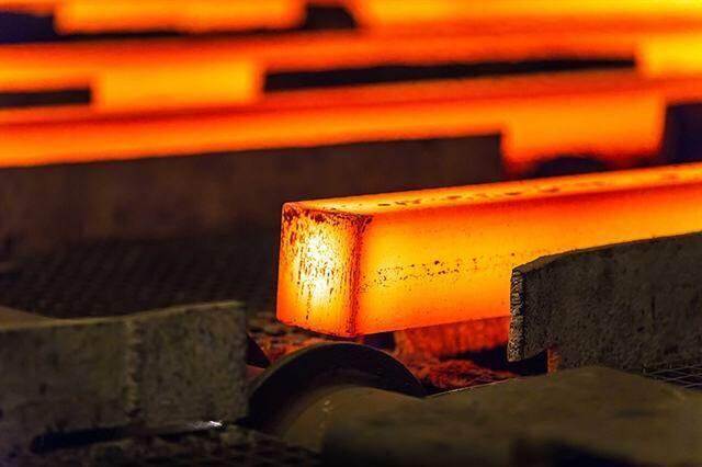 Một doanh nghiệp thép báo lãi quý 4 giảm gần một nửa
