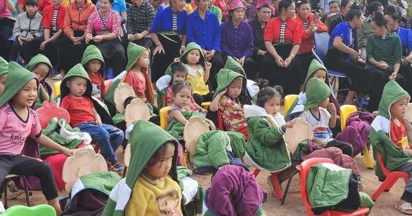 Nhựa Thiếu niên Tiền Phong mang mùa xuân về cho bà con dân bản Nà Ui, tỉnh Lai Châu
